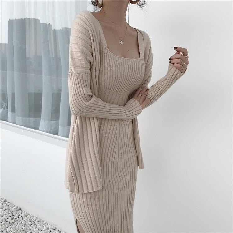 Ensemble confortable composé d'une robe et d'un cardigan